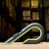 Černo-zelený plastový samozatahovací nůž na krabice SLICE - délka 17 cm, šířka 8,6 cm, výška 1,8 cm