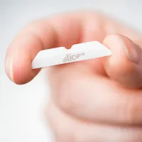 Keramická náhradní oboustranná čepel (zaoblená špička) - délka 3,3 cm, šířka 0,7 cm, tloušťka 1,3 mm - 4 ks