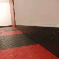 Grafitová plastová (PVC) soklová lišta Fortelock Invisible (hadí kůže) - délka 46,8 cm, šířka 10 cm, tloušťka 0,67 cm