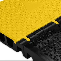 Černo-žlutý plastový modulární kabelový most s víkem (5x34,5x38,6) DEFENDER MIDI 5 2D - délka 100 cm, šířka 32,5 cm, výška 5,4 cm