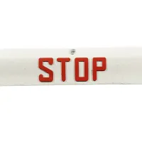 Bílý plastový parkovací doraz FLOMA STOP - délka 90 cm, šířka 20 cm, výška 6,5 cm