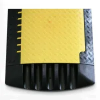 Černý plastový koncový díl pro kabelové mosty DEFENDER XXL DEFENDER XXL - délka 20 cm