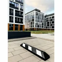 Černo-bílý gumový reflexní parkovací doraz - délka 90 cm, šířka 15 cm, výška 10 cm