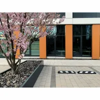 Černo-bílý gumový reflexní parkovací doraz - délka 90 cm, šířka 15 cm, výška 10 cm