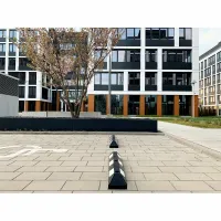 Černo-bílý gumový reflexní parkovací doraz - délka 90 cm, šířka 15 cm, výška 10 cm