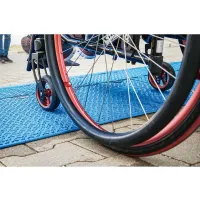 Černo-modrý plastový modulární kabelový most s víkem (5x34,5x38,6) HV - délka 50 cm, šířka 32,5 cm, výška 5,4 cm