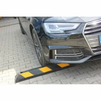 Černo-žlutý gumový reflexní parkovací doraz - délka 90 cm, šířka 15 cm, výška 10 cm