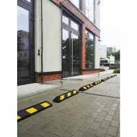 Černo-žlutý gumový reflexní parkovací doraz - délka 90 cm, šířka 15 cm, výška 10 cm