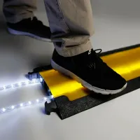 Černo-žlutý plastový kabelový most s transparentním víkem (2x33x50, 2x113x120) DEFENDER Ultra L LUX - délka 70 cm, šířka 78,3 cm, výška 13,9 cm