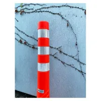 Oranžový plastový elastický parkovací sloupek - průměr 7,5 cm, výška 75 cm