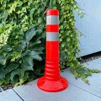 Oranžový plastový elastický parkovací sloupek - průměr 7,5 cm, výška 45 cm