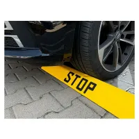 Žlutý plastový parkovací doraz FLOMA STOP - délka 90 cm, šířka 20 cm, výška 6,5 cm