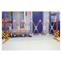 Bílo-červená mobilní bariéra - délka 360 cm, výška 105 cm