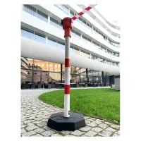 Bílo-červený ocelový sloupek Skipper - délka 900 cm, výška 116 cm