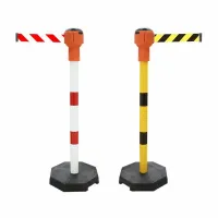 Bílo-červený ocelový sloupek Skipper - délka 900 cm, výška 116 cm