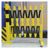 Černo-žlutá sloupková mobilní bariéra - délka 400 cm, výška 105 cm