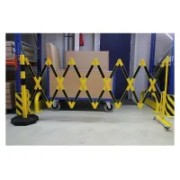 Černo-žlutá sloupková přenosná mobilní bariéra - délka 400 cm, výška 105 cm