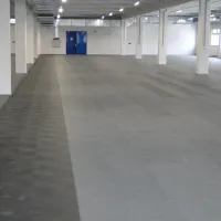 Zelená plastová (PVC) zátěžová dlažba Fortelock Industry Ultra (kůže) - délka 51 cm, šířka 51 cm, výška 1 cm