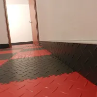 Černá plastová (PVC) zátěžová dlažba Fortelock Industry Ultra (penízky) - délka 51 cm, šířka 51 cm, výška 1 cm