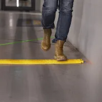 Žlutý plastový kabelový most (1x12x40) XPRESS - délka 101 cm, šířka 12,5 cm, výška 2 cm