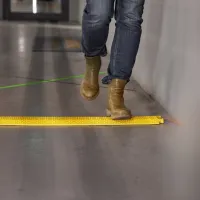 Žlutý plastový kabelový most (1x30x100) XPRESS - délka 101 cm, šířka 25 cm, výška 4 cm