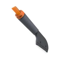 Černo-oranžový plastový sekáček - délka 19 cm, šířka 6,5 cm, výška 3,4 cm