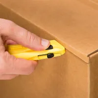 Žlutý plastový bezpečnostní samozatahovací nůž 3-tlačítkový EZ3