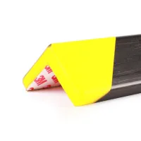 Černo-žlutá pěnová ochrana rohů zdí, stěn (L-profil) - délka 100 cm, šířka 4,5 x 4,5 cm, tloušťka 1 cm