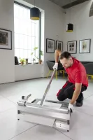 Šedá plastová vinylová dlažba Fortelock Business Tornes Full Moon C012 - délka 64 cm, šířka 64 cm, výška 0,7 cm