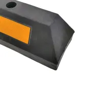 Černo-žlutý gumový modulární parkovací doraz - délka 122 cm, šířka 14,5 cm, výška 12 cm