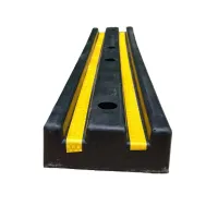 Černo-žlutý gumový doraz - délka 100 cm, šířka 20 cm, výška 8,5 cm Černo-žlutý gumový doraz - délka 100 cm, šířka 20 cm, výška 8,5 cm