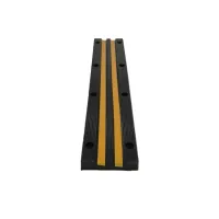 Černo-žlutá gumová ochrana zdí, stěn - délka 100 cm, šířka 20 cm, tloušťka 4,5 cm Černo-žlutá gumová ochrana zdí, stěn - délka 100 cm, šířka 20 cm, tloušťka 4,5 cm