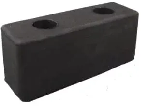 Gumový doraz na nákladní vozidla, návěsy - délka 12,5 cm, šířka 4,3 cm, tloušťka 5 cm