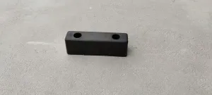 Gumový doraz na nákladní vozidla, návěsy - délka 20 cm, šířka 5,2 cm, tloušťka 6 cm