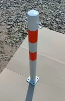 Bílo-červený ocelový sloupek s oky - průměr 6 cm, výška 80 cm