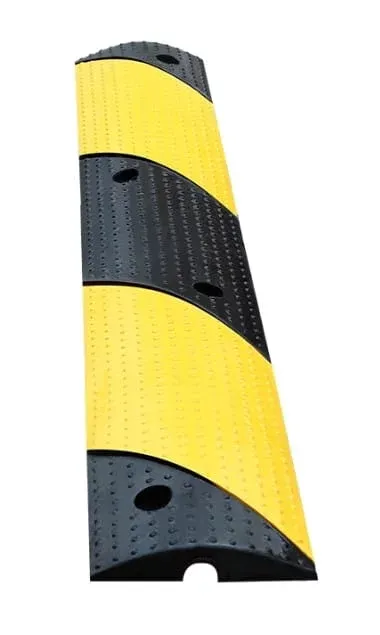 Černo-žlutý gumový kabelový most - délka 100 cm, šířka 15 cm, výška 3 cm