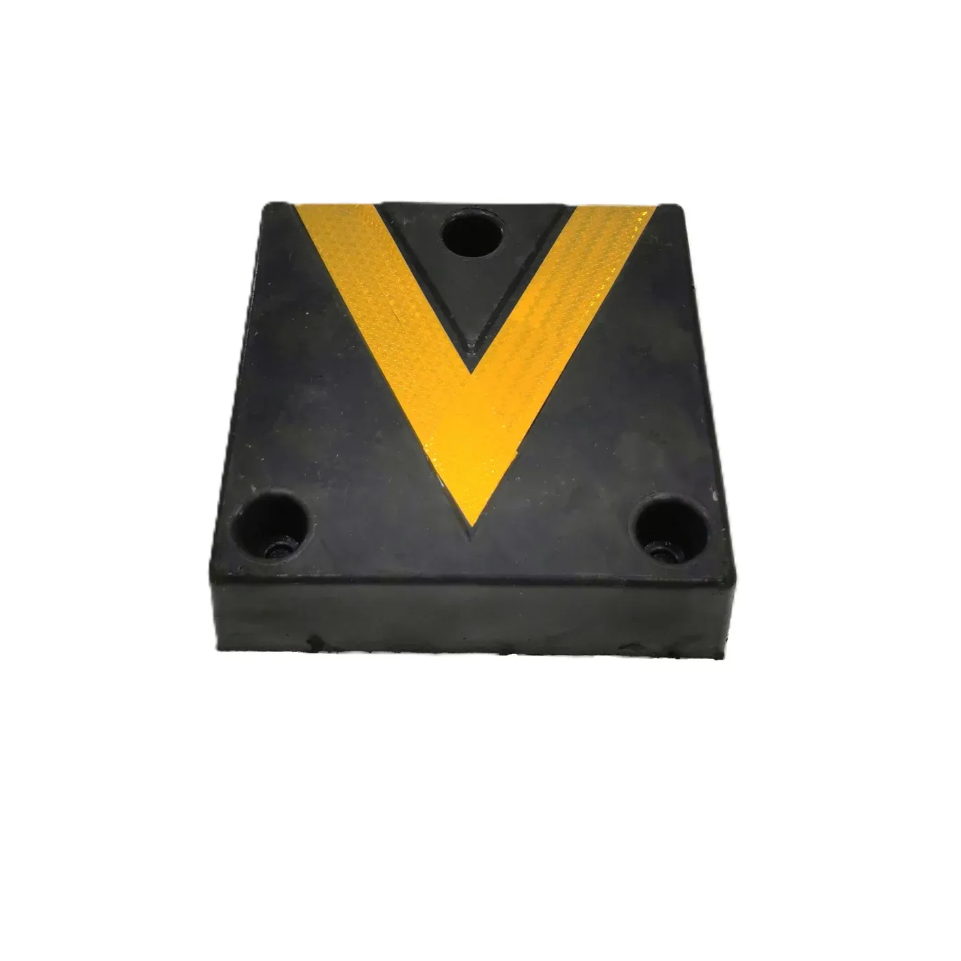 Černo-žlutý gumový reflexní doraz na rampu - délka 30 cm, šířka 30 cm, tloušťka 8,5 cm