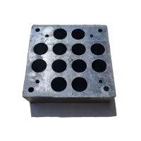 Černo-žlutý gumový reflexní doraz na rampu - délka 33 cm, šířka 33 cm, šířka 9 cm