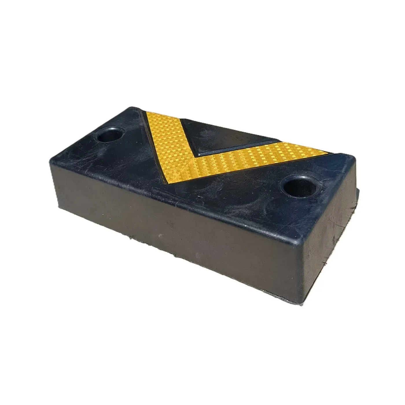 Černo-žlutý gumový reflexní doraz na rampu - délka 40 cm, šířka 20 cm, tloušťka 8,5 cm