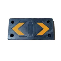 Černo-žlutý gumový reflexní doraz na rampu - délka 50 cm, šířka 25 cm, tloušťka 10 cm