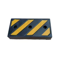 Černo-žlutý gumový reflexní doraz na rampu - délka 50 cm, šířka 25 cm, tloušťka 8,5 cm