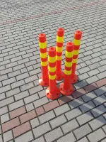 Oranžový plastový sloupek s reflexním pruhem - průměr 8 cm, výška 75 cm