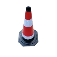 Bílo-červený plastový reflexní dopravní kužel s gumovým podstavcem - šířka 42 cm, výška 70 cm