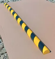 Černo-žlutá pěnová ochrana zdí, stěn - délka 100 cm, šířka 4 cm, tloušťka 3 cm