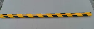Černo-žlutá pěnová ochrana rohů zdí, stěn (U-profil) - průměr 4 cm, délka 100 cm