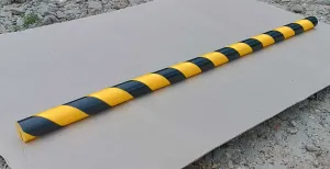 Černo-žlutá pěnová ochrana rohů zdí, stěn (U-profil) - průměr 4 cm, délka 100 cm