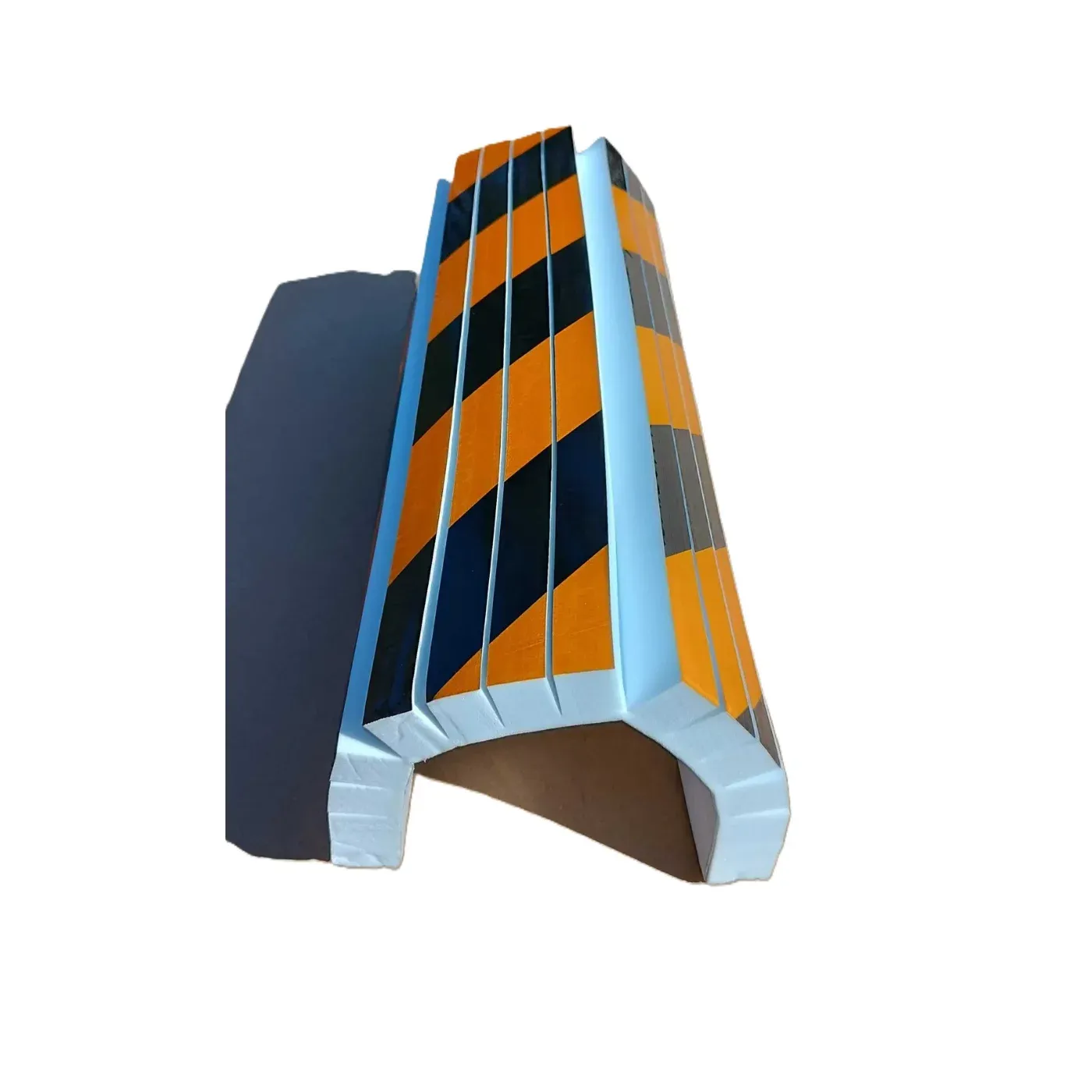 Černo-žlutá pěnová ochrana sloupů - délka 40 cm, šířka 25 cm, tloušťka 2 cm