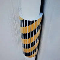 Černo-žlutá pěnová ochrana sloupů - délka 40 cm, šířka 25 cm, tloušťka 2 cm