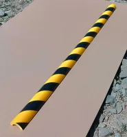 Černo-žlutá pěnová ochrana sloupů - průměr 5 cm, délka 100 cm, tloušťka 1 cm