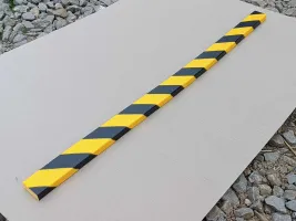 Černo-žlutá pěnová ochrana zdí, stěn - délka 100 cm, šířka 5 cm, tloušťka 2 cm